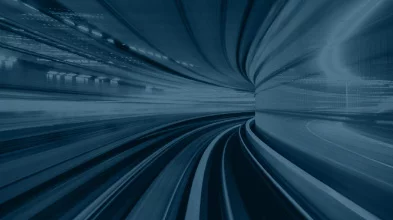 Abstrakte Tunnelansicht mit hohem Tempo symbolisiert schnellen Express-Service für die Digitalisierung.